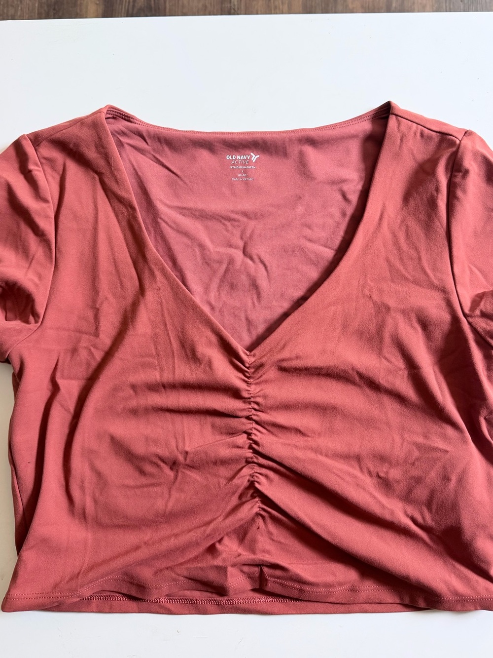 Old Navy Active StudioSmooth V-Neck Ruched Crop Top Terracotta